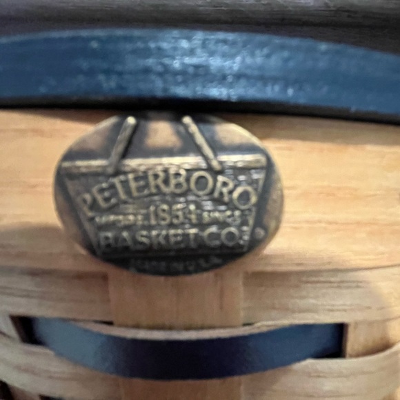 PETERBORO BASKET CO lidded canister - Picture 3 of 10